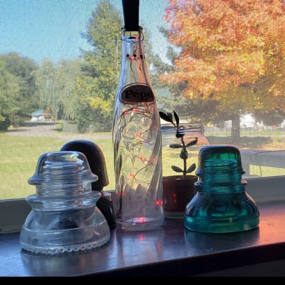 Vintage Pepsi bottle with red fitted string lights - Picture 7 of 7